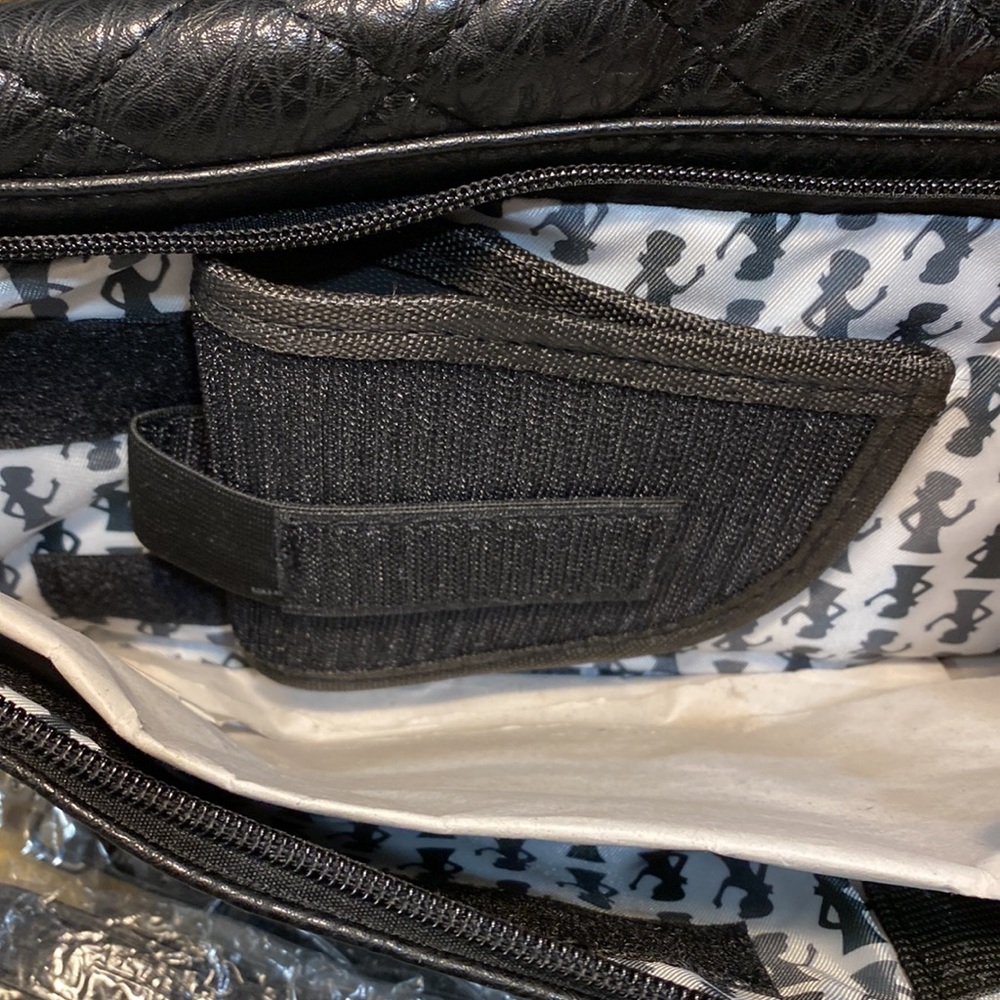 Damsel In Defense Concealed Carry Clutch Black * - Picture 5 of 6